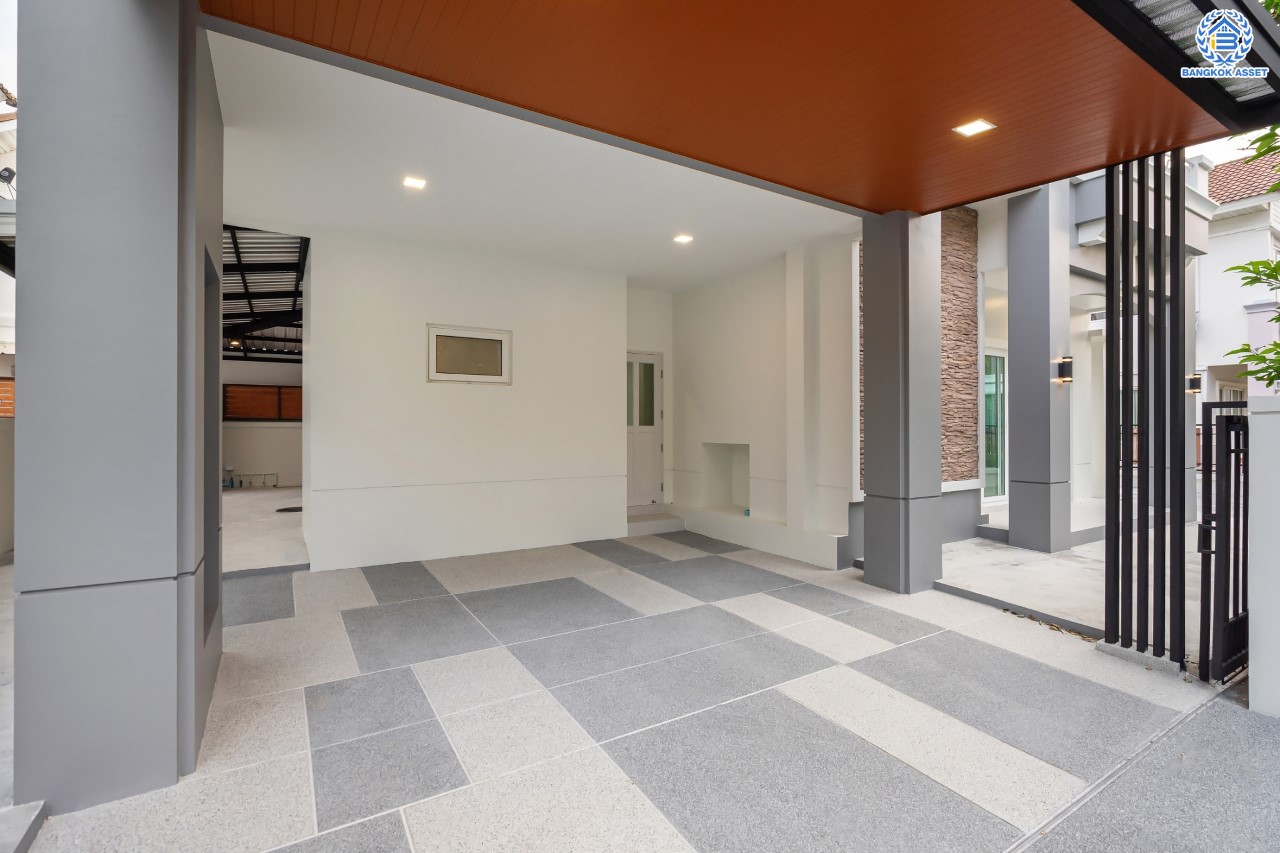 บ้านมือสองตกแต่งใหม่ ม.เพอร์เฟคเพลส1 ราชพฤกษ์ คุณภาพแบรนด์ Property Perfect เนื้อที่ 63.7 ตร.ว. บ้านเดี่ยวหลังใหญ่ ตอบโจทย์ทุกการอยู่อาศัย ฟังก์ชัน 3 ห้องนอน 3 ห้องน้ำ 2 ที่จอดรถ บนทำเลติดถนนราชพฤกษ์ ใกล้วงเวียนพระราม5 และรถไฟฟ้า "สถานีบางรักน้อยท่าอิฐ"